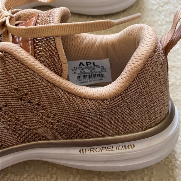 Gorgeous APL rose gold sneakers. Techloom Pro. - Picture 3 of 5
